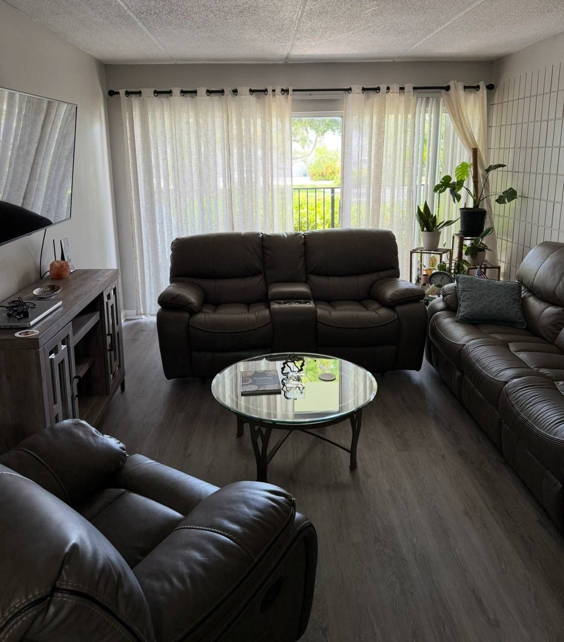 SOFA SET - GREAT CONDITION