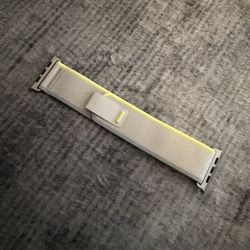 Apple Watch Ultra 49mm Yellow/beige Trail Loop M/L