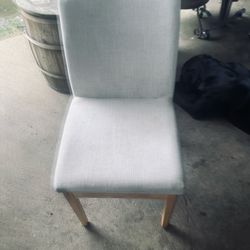4 white chairs