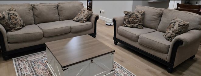 Sofa and loveseat set