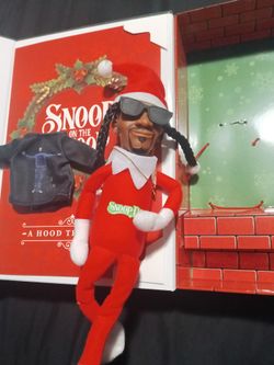 Snoop Dogg Christmas elf