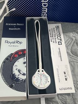 Huit blanco royal pop swatch watch