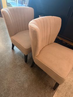 Slipper chairs