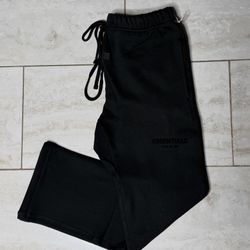 Black Essentials Sweats