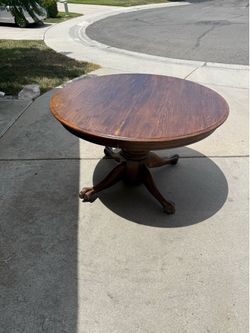 Mahogany wood dinner table