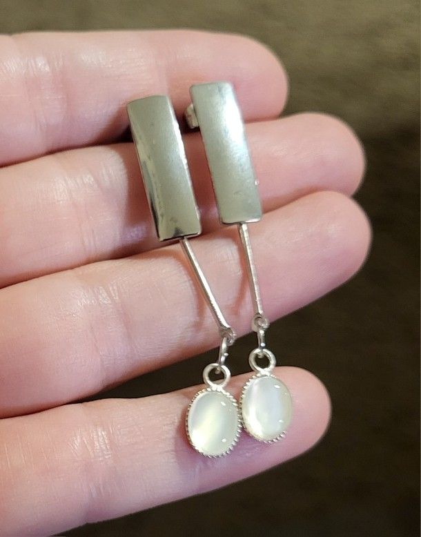 Natural Oval Moonstone Silver Earrings NOMSE