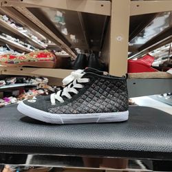 Cat and Jack Converse Shoe Size 5