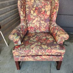 Classic Wingback Accent Chair / Comfy Reading Chair