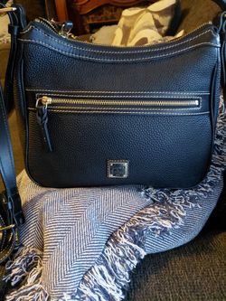 Like new Dooney And Bourke Pebbled Grain leather Crossbody bag $95 obo