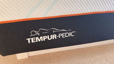 King size Tempur - Pedicure Tempur- ProAdapt Mattress like new
