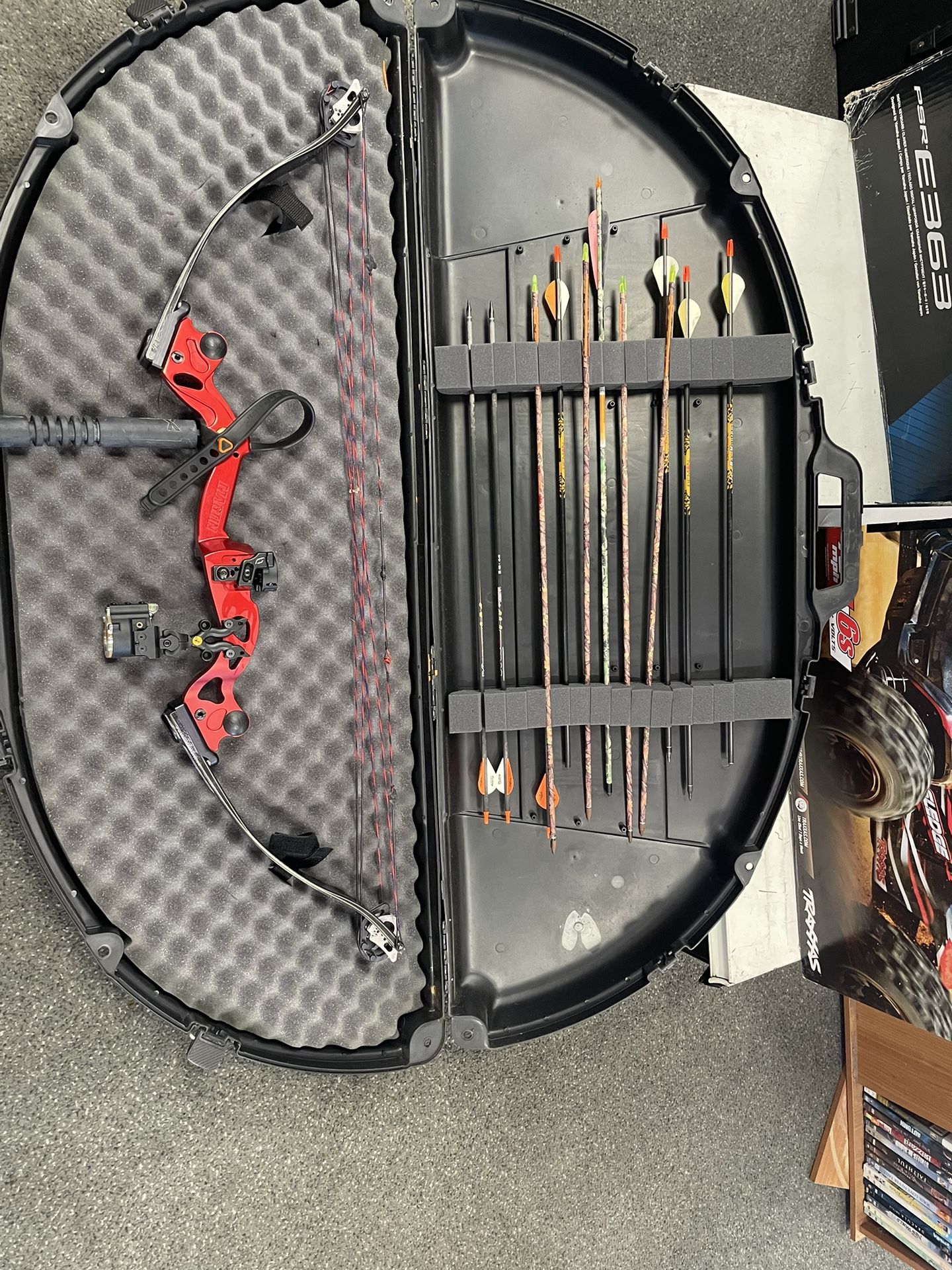 Martin Mystic With Case And Arrows.