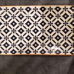 Crate & Barrel Yuki Rectangular Appetizer Plate