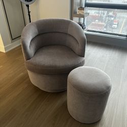 Viv Swivel Chair