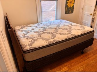 Queen Mattress box and frame