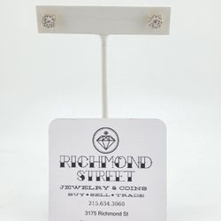 14k gold  0.50ctw diamond cluster earrings