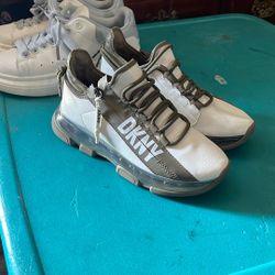 DKNY size 5.5 