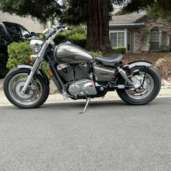 2006 Honda Shadow Saber vt1100C2