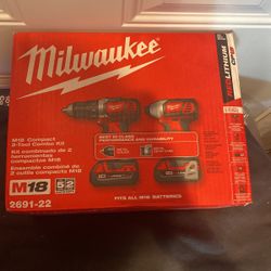 Milwaukee M18 18V Lithium-Ion Cordless Drill Driver/Impact Driver Combo Kit (2-Tool) W/ Two 1.5Ah Batteries, Charger Tool Bag