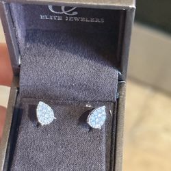 10k White Gold And Flawless .48ct Diamonds (each )Purchased For  Wife In December 2024. BRAND NEW  