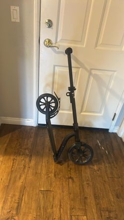 Adult scooter