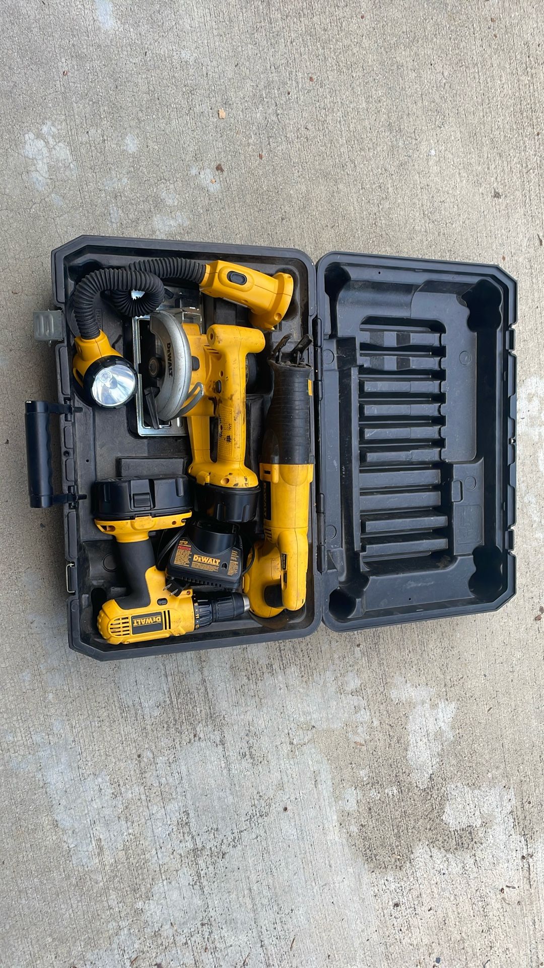 Dewalt Tools Set