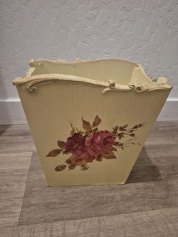 Trash can