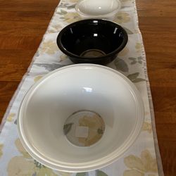 Pyrex Bowls 