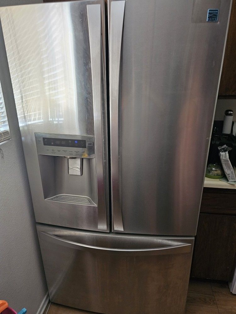 BROKEN Stainless Steele LG/KENMORE ELITE 2009 FRIDGE
