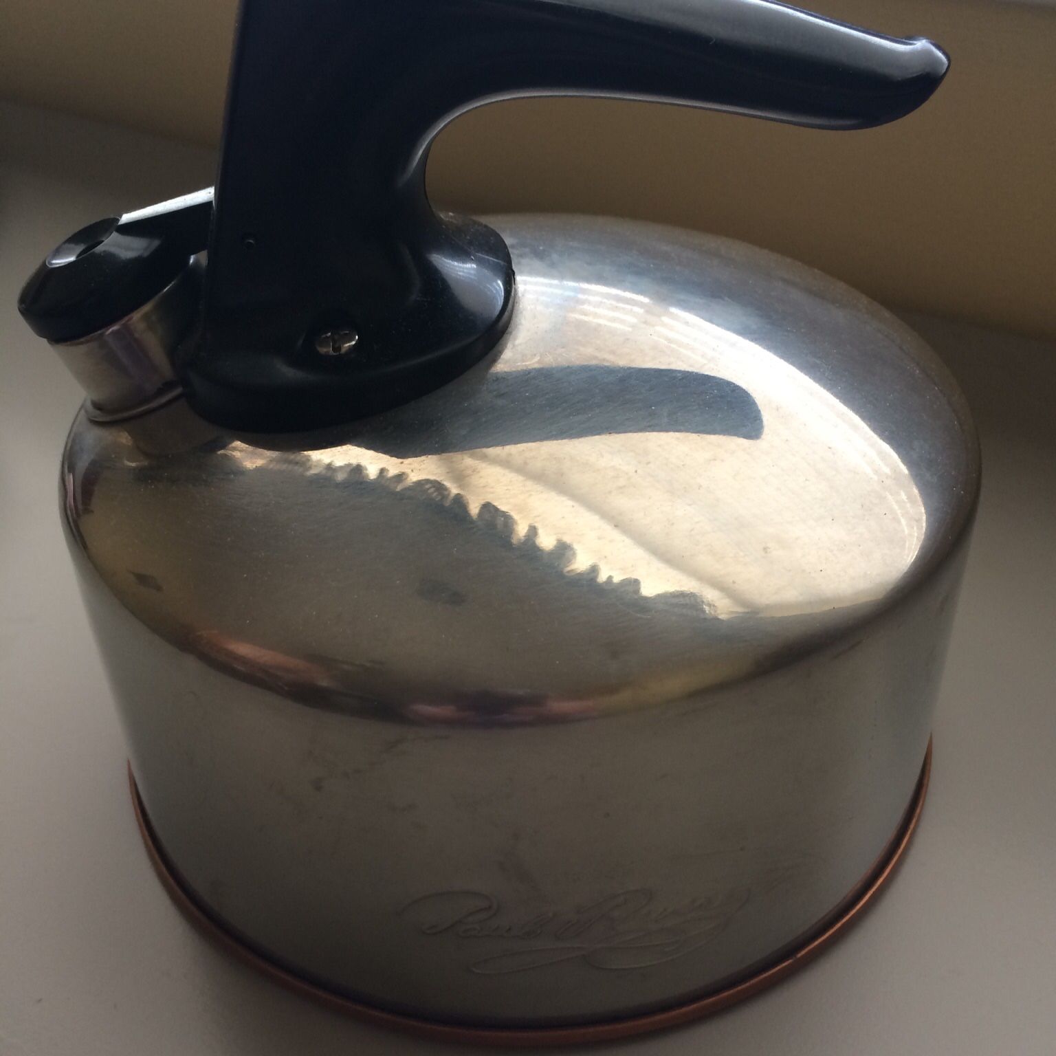 Whistling kettle