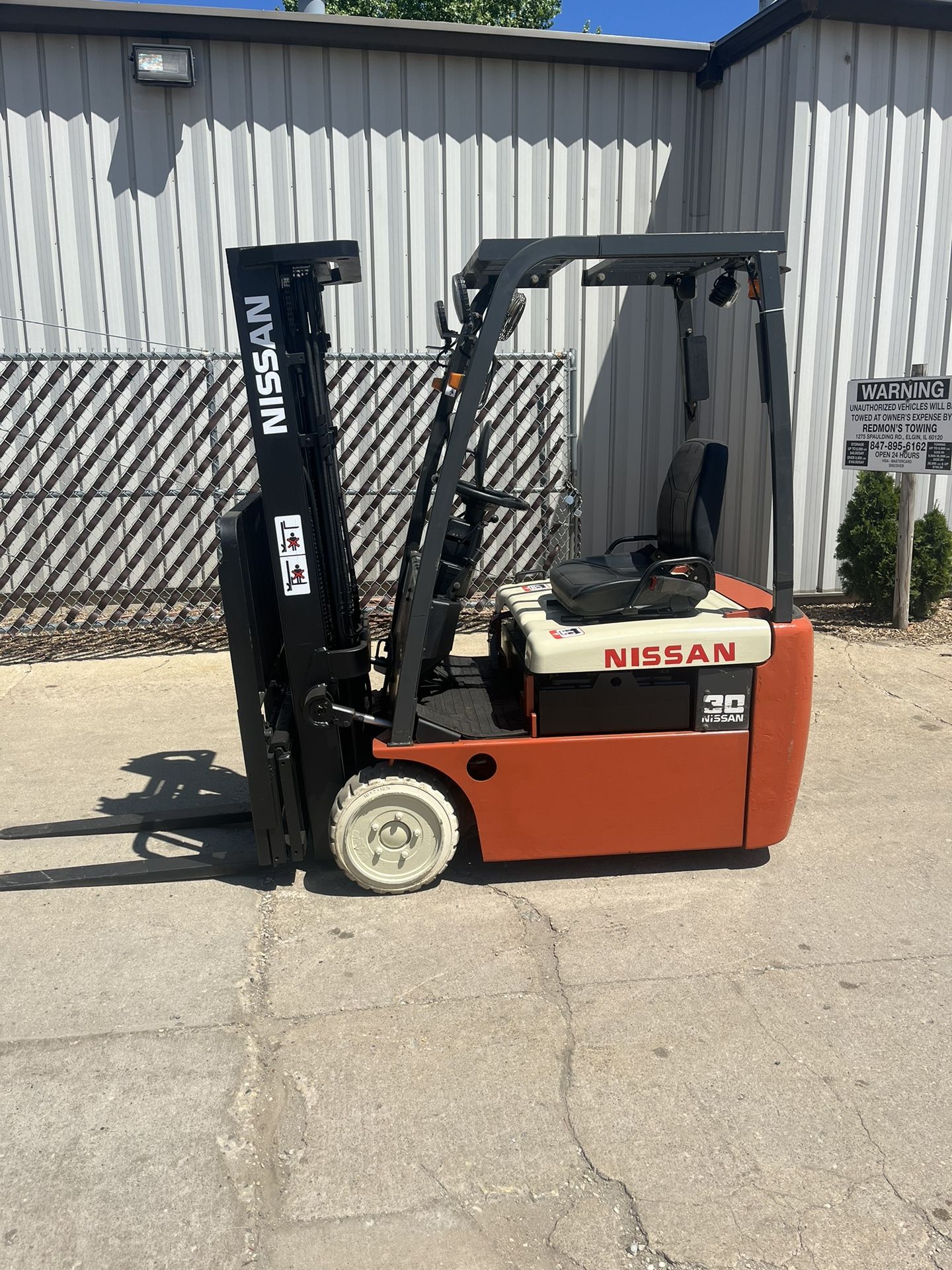 FOR SALE A NISSAN TN01L15HV FORKLIFT.83/188 FF TSU MAST W/SIDESHIFT,OHG,P/S,  RECONDITIONED 48V BATTERY WITH WARRANTY. IT IS IN GOOD WORKING CONDITION
