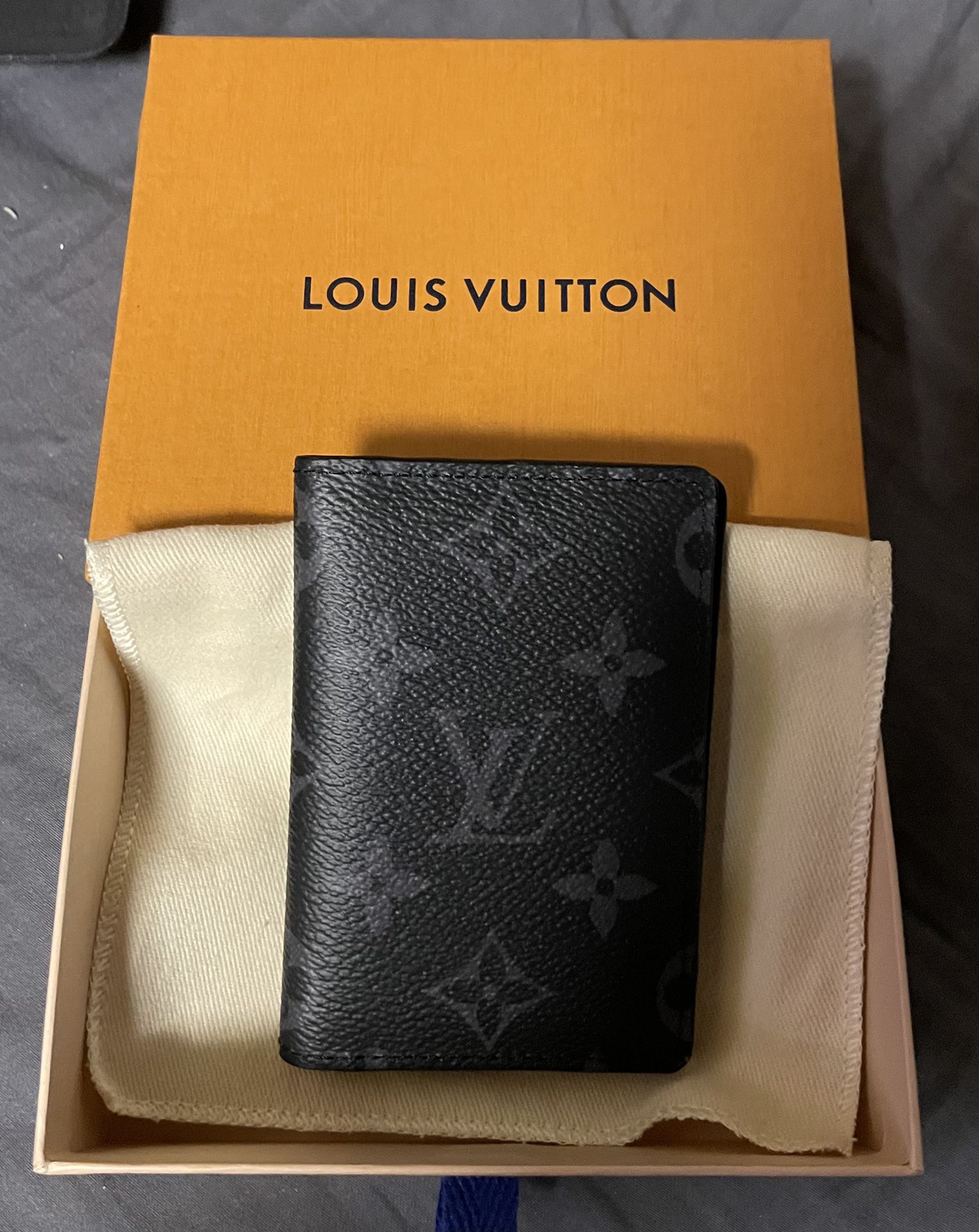 Men's Louis Vuitton LV Wallet - Pocket Organizer Card for Sale in Garden  Grove, CA - OfferUp