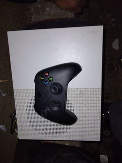 Xbox One S Console with Controller