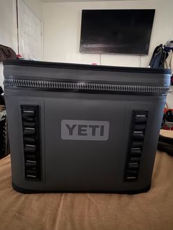 Yeti hopper flip 18 charcoal