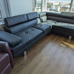 New Black Sectional Couch! Free Delivery 🚚! Financing Available!