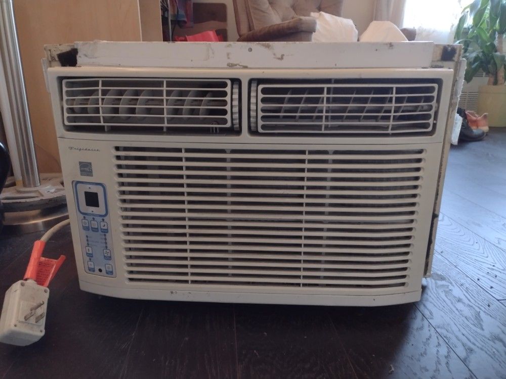AC Frigidaire $80 OBO