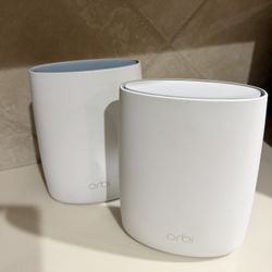 RBR50 — Orbi AC3000 Tri-band WiFi Router & Satellite 