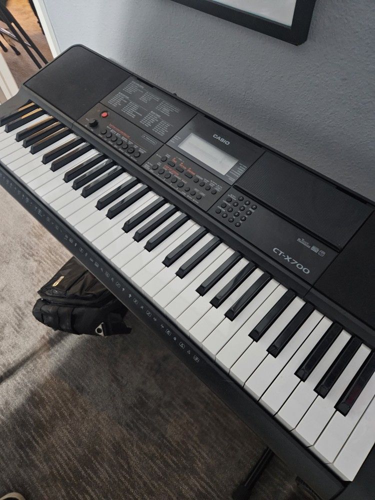 Casio CT-X700  Portable Keyboard With Stand