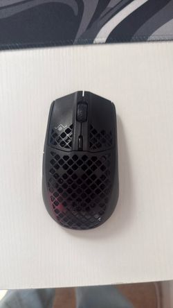 Steel series Aerox 3 gaming mouse wired really light really good mouse. It’s a brand new.