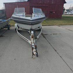Thompson cutless Boat 19ft With Trailer Selling For 1800 OBO