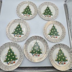 🌟 Set of 7 Vintage Mid-Century Christmas Plates - 22K Gold Trim! 🎄
