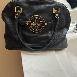 Authentic Tory Burch I want 250.00
