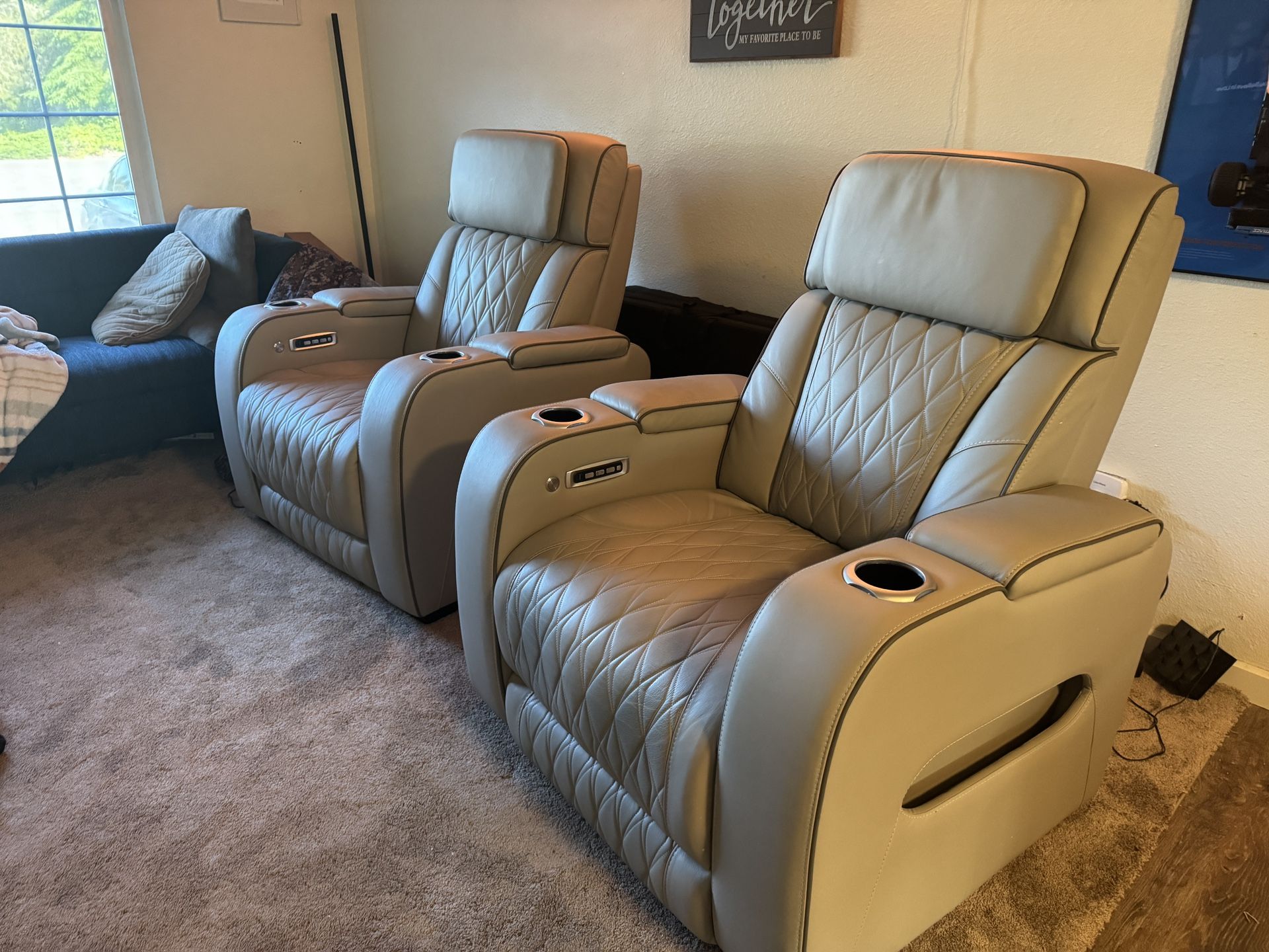 Like New: Matching Power Recliners With Heat And Massage