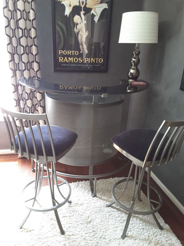 Contemporary bar & 2 stools