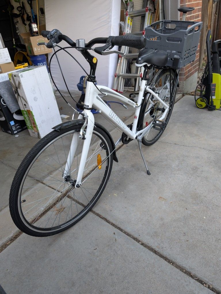 Infinity Cruiser Bike With Topeak TrollyTote
