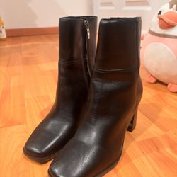 Nine West Size 5 Boots 