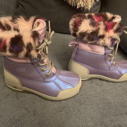 Kids Used Ugg’s Size 2 