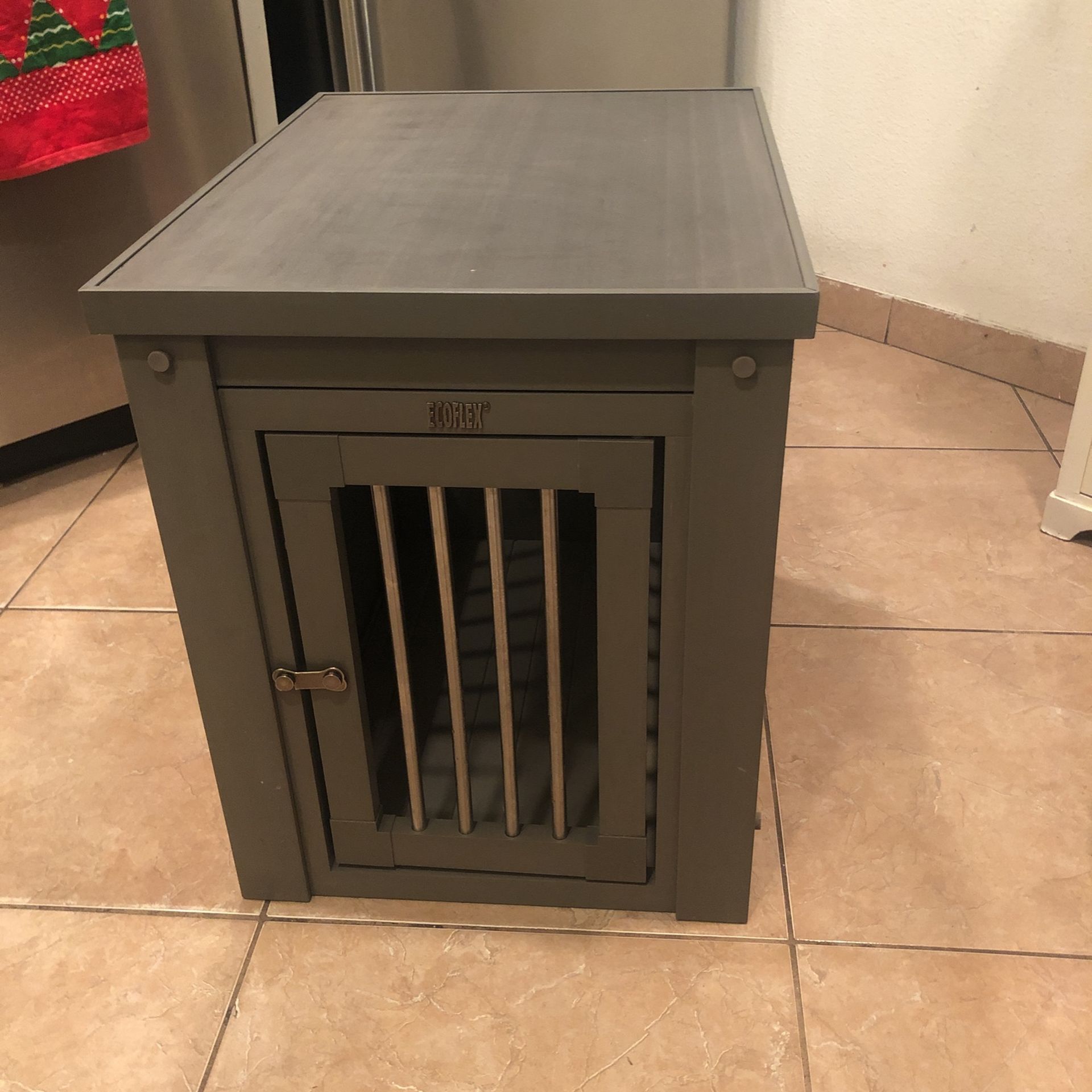 Ecoflex Dog crate/end table