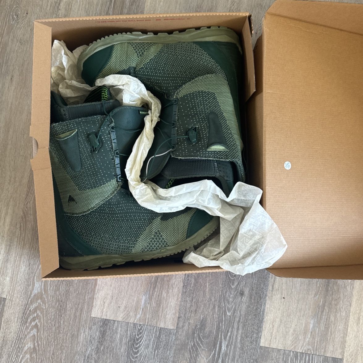 burton green snowboard boots Almighty 2016-17 Saint Bernard Snowboard Boot with BOA Fit System Burton Almighty (green) Snowboard Boots