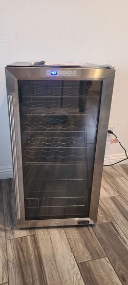 Newair wine cooler fridge with key