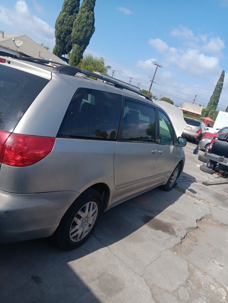 2009 Toyota Sienna